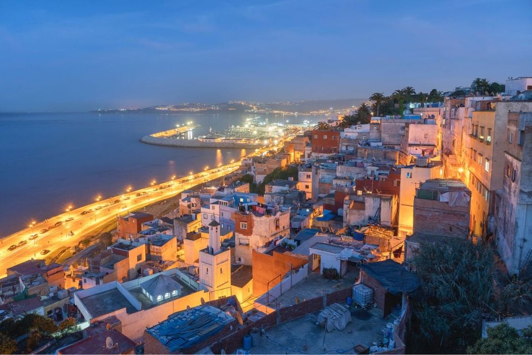 Unweit vom europäischen Festland: Die marokkanische Hafenstadt Tanger. (Foto: Unsplash)