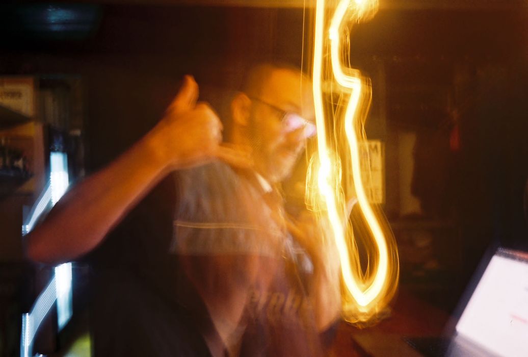 Flo Dalton stellt das Programm des Klubs Kegelbahn zusammen.