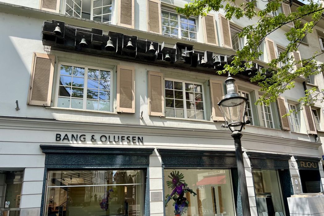 Erinnert an ein Klingelton aus dem Jamba-Sparabo, kann dir aber nicht wirklich die Zeit angeben: Glockenspiel an der Bahnhofstrasse. (Foto: Jonas Wydler)