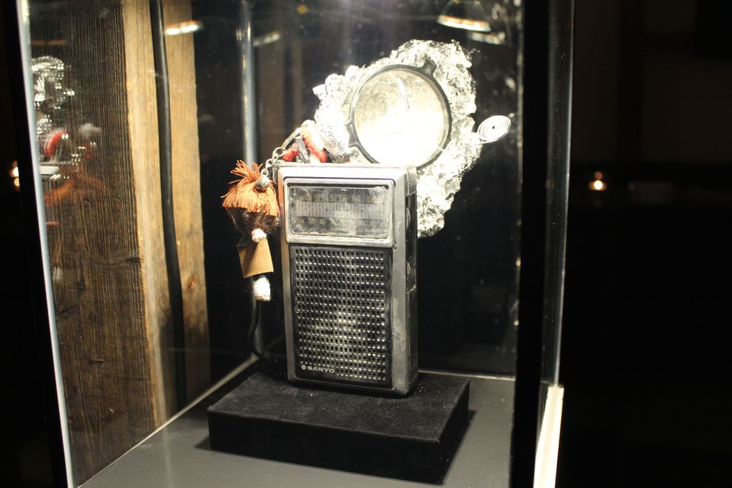 Bloss ein altes Transistorradio oder doch etwa Nina Hagens UFO-Empfänger? Foto: Linda Schumacher