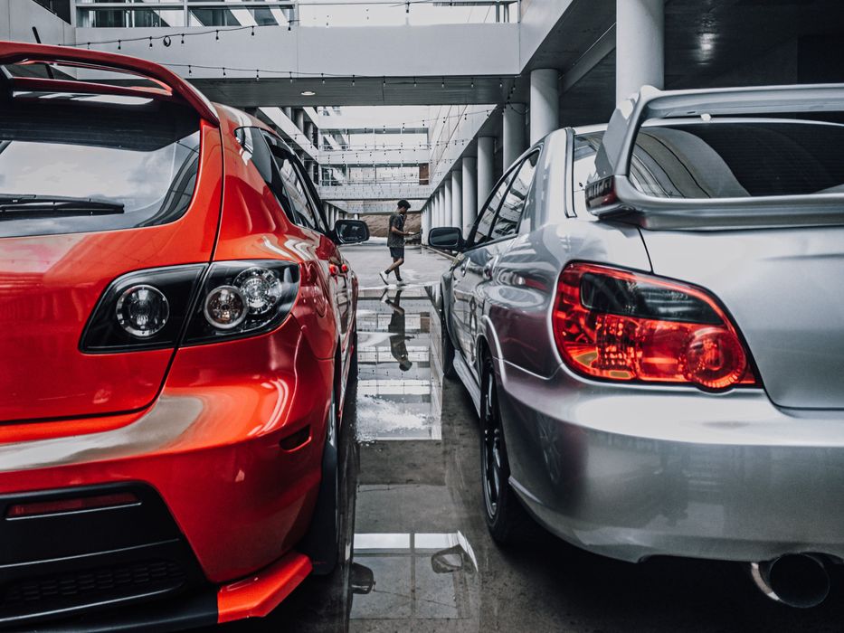 Brummbrumm: Grosse Autos, kleine Gehirne. (Foto: Unsplash/Wesley Correa)