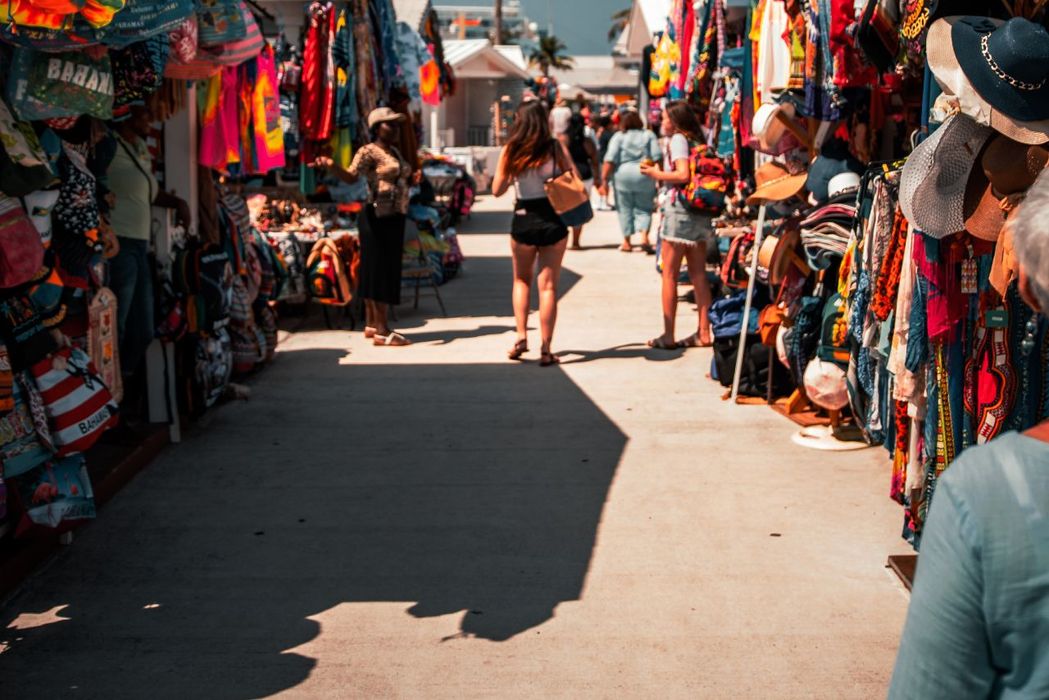 Epizentrum des Nonsense-Konsums: Touristenmeile. (Fotos: Unsplash)